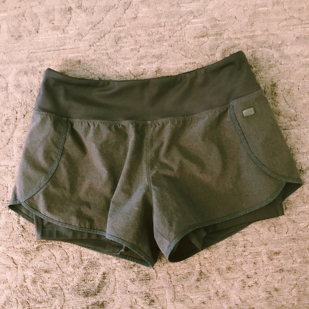 ✨grey workout shorts✨
